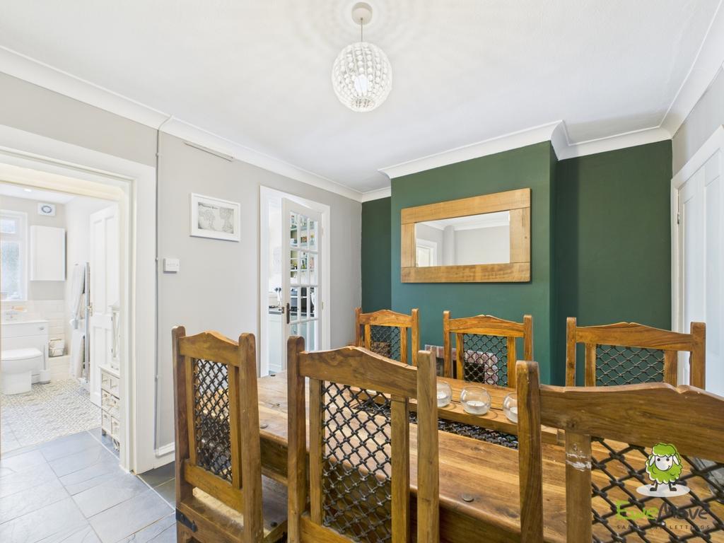 Ewe Move Estate Agents Basingstoke - Upper Sherbour