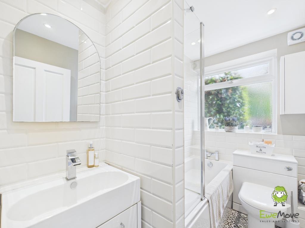 Ewe Move Estate Agents Basingstoke - Upper Sherbour