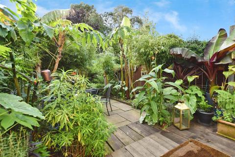 2 bedroom semi-detached bungalow for sale, Clough Garth, Hedon HU12