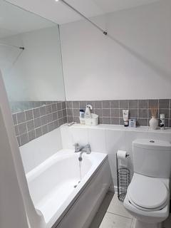 2 bedroom flat to rent, Lower Canal Walk, Hampshire SO14