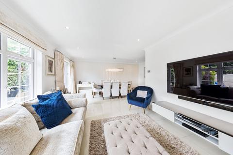 27 Hazelwood, Loughton, IG10 4ET