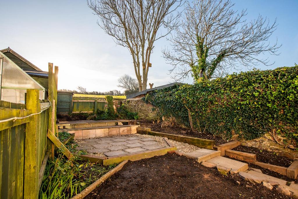 Image 21 - Back Garden.jpg