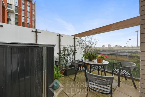 2 bedroom apartment to rent, Lanchester Way, London SW11