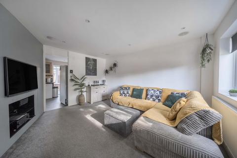undefined, Hawley Lane, Farnborough, Hampshire, GU14