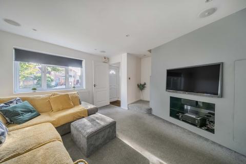 undefined, Hawley Lane, Farnborough, Hampshire, GU14