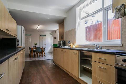 7 bedroom terraced house to rent, Harrow Road, Birmingham B29