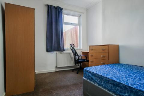 7 bedroom terraced house to rent, Harrow Road, Birmingham B29
