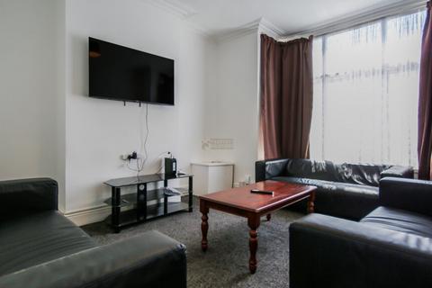 7 bedroom terraced house to rent, Harrow Road, Birmingham B29