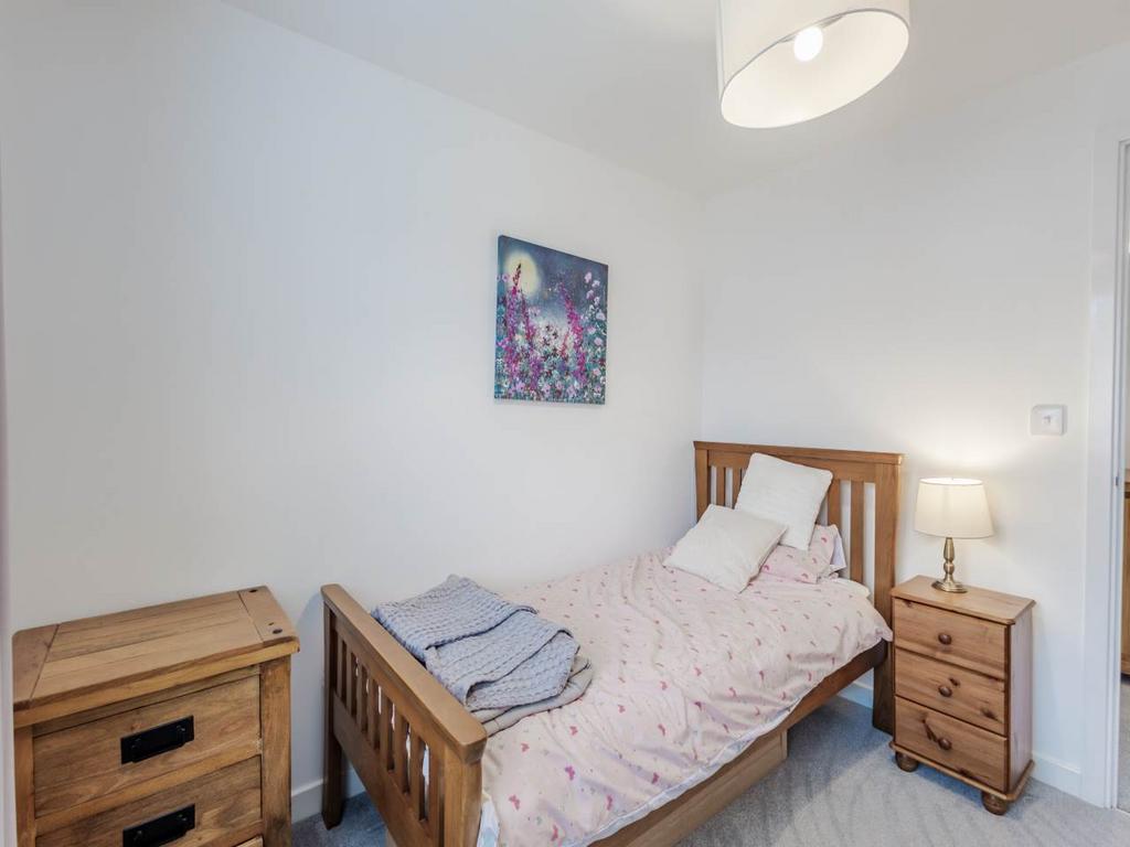 Bed 3 2