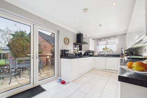 5 bedroom detached house for sale, Lennox Close, Calcot, Reading, RG31