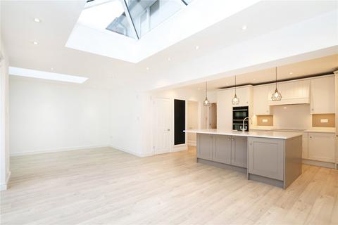 undefined, Uxbridge Road, Hampton Hill, Hampton, TW12