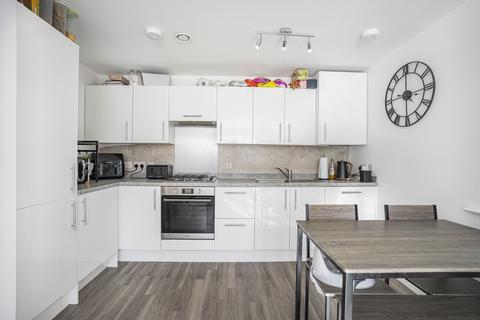 2 bedroom flat for sale, Blossom Drive, Welwyn Garden City, AL7