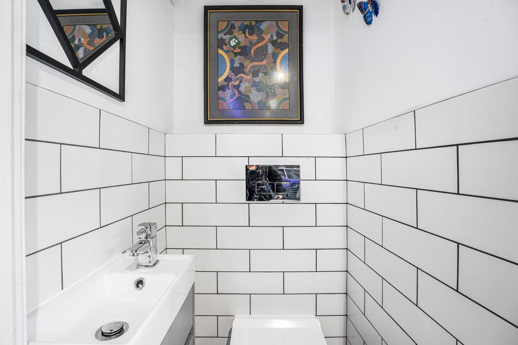 Garden Room WC