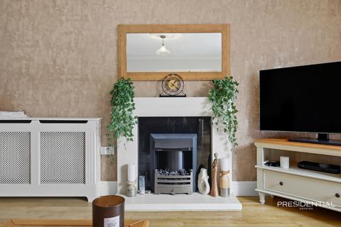 10 Greenwich Way, Waltham Abbey, EN9 3YB