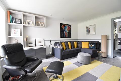 undefined, Viner Close, Walton-on-Thames, KT12
