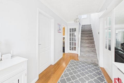 4 bedroom detached house for sale, Launton Close, Luton LU3