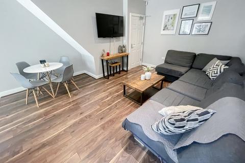 6 bedroom terraced house to rent, Channell Road, L6 6DD,