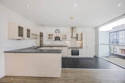 2 bedroom flat to rent, Western Gateway, Marmara Apartments, E16