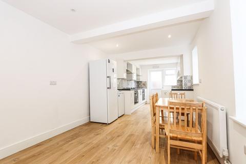 undefined, Orchard Avenue, Southall, UB1