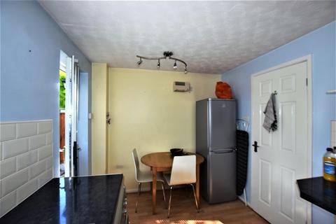 2 bedroom end of terrace house for sale, St Bernards Court, Kettering