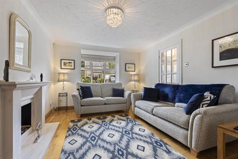 36 Blacksmiths Fold, Almondbury, Huddersfield, HD5 8XH