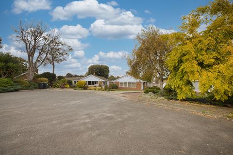 3 bedroom bungalow for sale, Rhodes Gardens, Broadstairs, Kent, CT10
