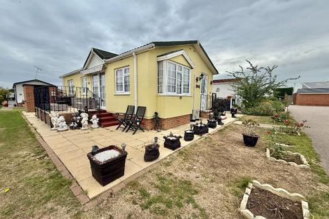 2 bedroom park home for sale, Kings Park, Creek Road, Canvey Island