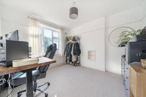 2 bedroom flat for sale, Chinbrook Road, Grove Park, London, SE12