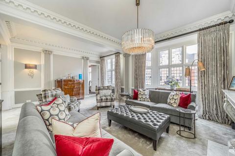 3 bedroom flat for sale, Mount Street, London W1K