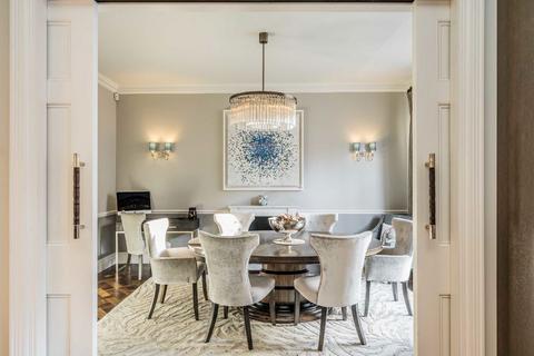 3 bedroom flat for sale, Mount Street, London W1K