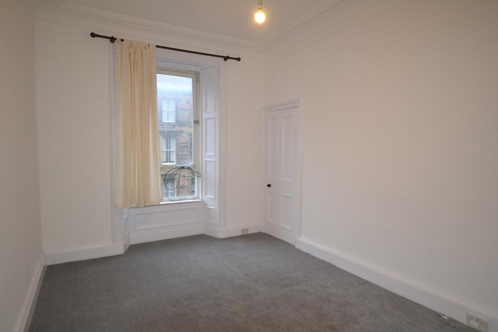 Apartment in Edinburgh - View 4