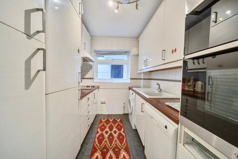 1 bedroom flat for sale, Grosvenor Road, Chiswick, London, W4