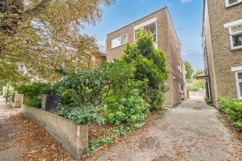 1 bedroom flat for sale, Grosvenor Road, Chiswick, London, W4