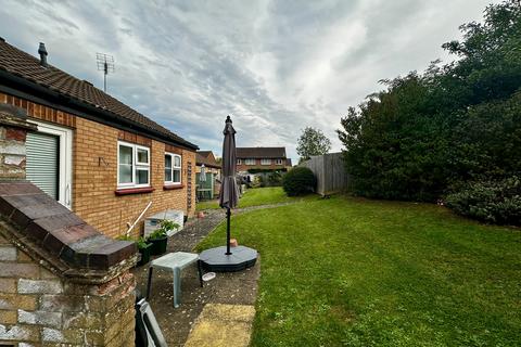 2 bedroom terraced bungalow for sale, Germander Place, Conniburrow, MK14
