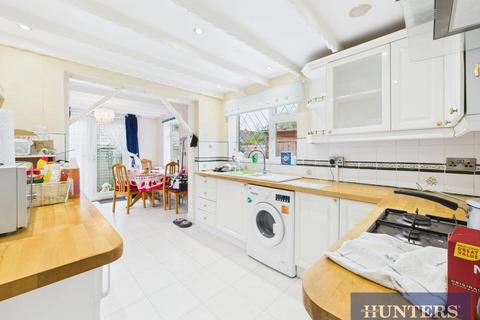 2 bedroom semi-detached bungalow for sale, Wayside Crescent, Bridlington