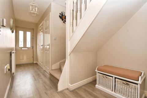 4 bedroom detached house for sale, Shinewater Park, Kingswood, Hull