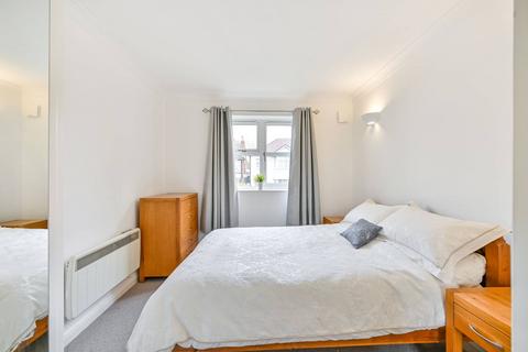 1 bedroom flat for sale, Dukes Avenue, New Malden, KT3
