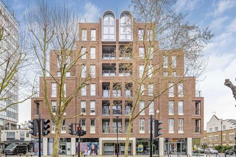3 bedroom flat to rent, King Street, London W6