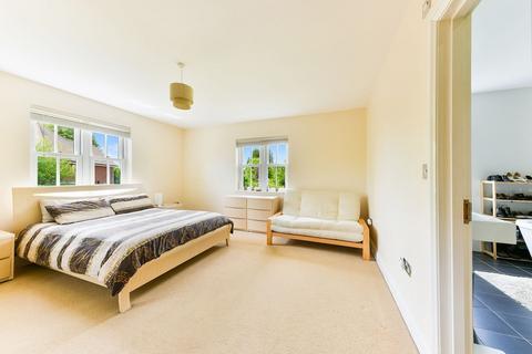 6 bedroom detached house to rent, Netherne Drive, Coulsdon, CR5