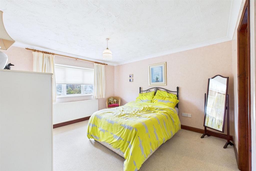 Bedroom 1.jpg