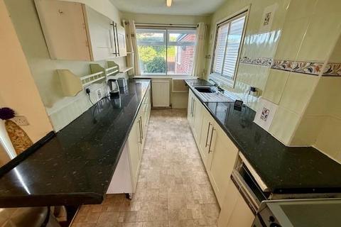 3 bedroom semi-detached house for sale, Sunnybank Court, Yeadon, Leeds