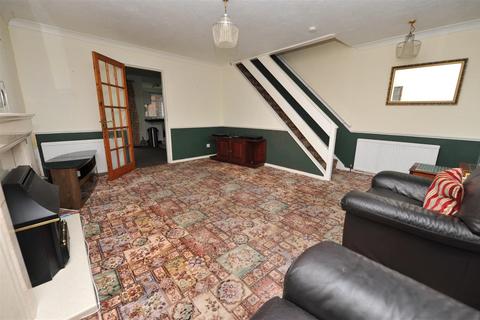 3 bedroom semi-detached house for sale, Sunnybank Court, Yeadon, Leeds