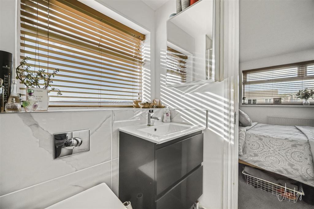 Ensuite shower room