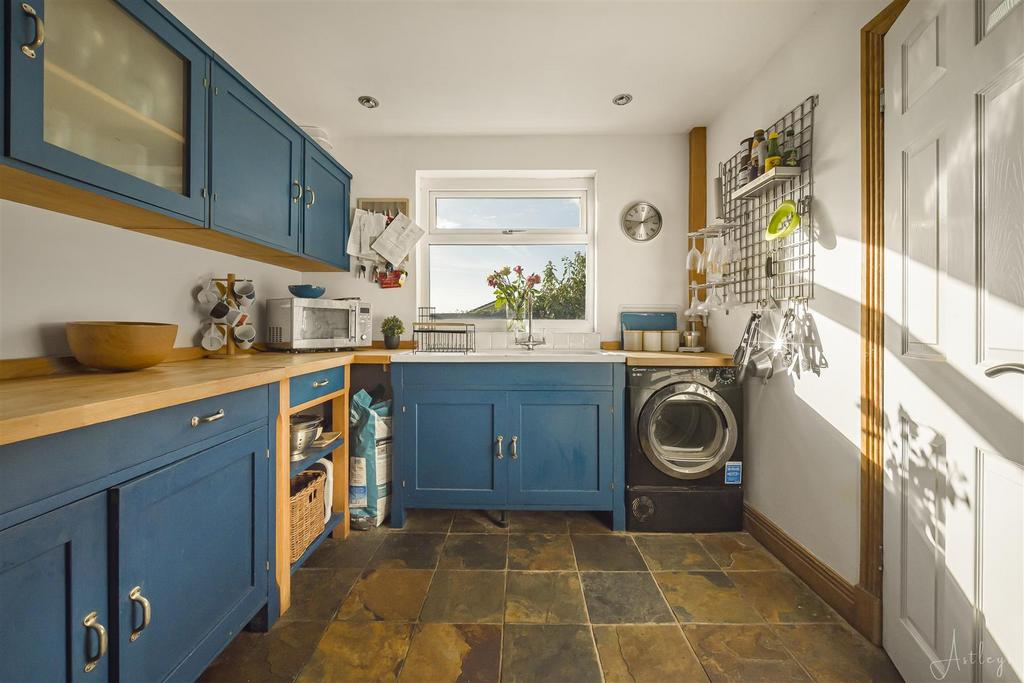 Kitchen area