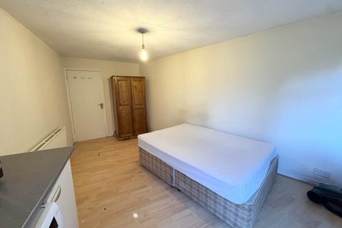 4 bedroom semi-detached house for sale, Delius Close, Elstree