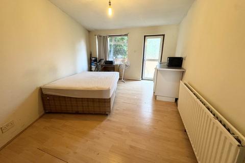 4 bedroom semi-detached house for sale, Delius Close, Elstree