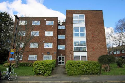 2 bedroom flat to rent, St. Christophers Close, Isleworth TW7
