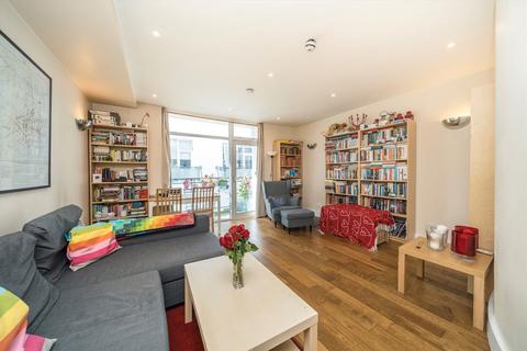 2 bedroom flat for sale, Empire Square, London N7