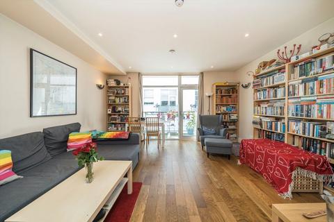 2 bedroom flat for sale, Empire Square, London N7