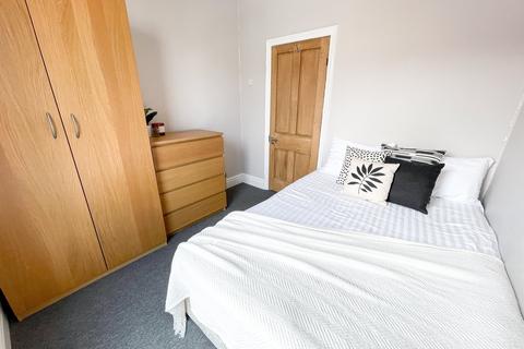 undefined, Salisbury Road, L15 1HW,